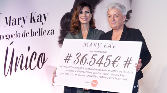 Mary Kay España ha entregado 36.545 euros a Fundación Integra para apoyar la integración de mujeres que han sufrido violencia de género.