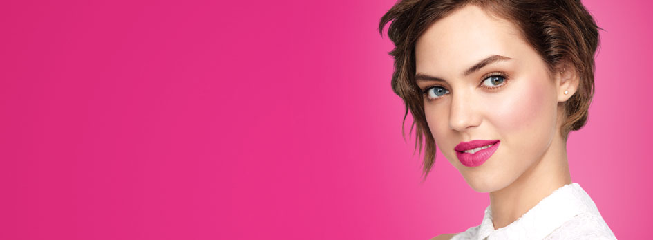 Descubre el look de la campaña de Responsabilidad Social Corporativa, el Rosa Cambia Vidas, creado por Luis Casco para Mary Kay 