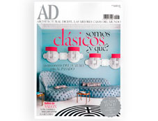 Mary Kay en la revista AD de septiembre de 2017 con el Lápiz de Labios Gel Semi-Shine rosa