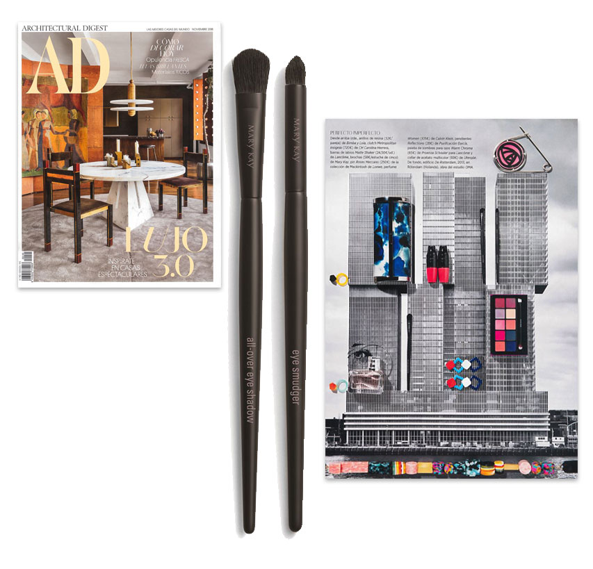 La Brocha para Ojos Smudger y la Brocha para Sombra de Ojos All-Over este mes entre las páginas del ejemplar de Architectural Digest de noviembre de 2018.