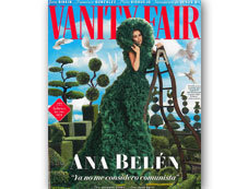 la Pre-Base de Maquillaje Mary Kay con FPs15, entre las páginas de la revista Vanity Fair de julio de 2019