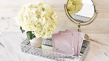 Antes o después de la boda, concédete un momento de relax con la MAscarilla Reafirmante de Bio Celulosa Timewise Repair.