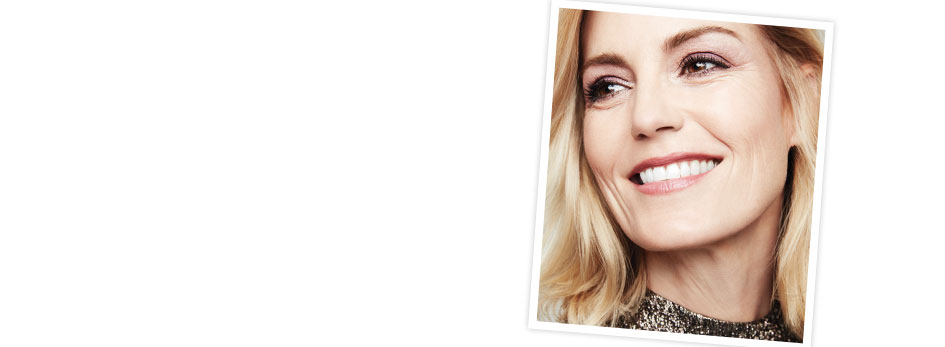 Get the step-by-step application tips for The Perfect Blend Look created by Mary Kay Guest Makeup Artist Sam Addington. In the right corner, a titled rectangle features a woman wearing light purple eye shadow and a light pink lipstick.