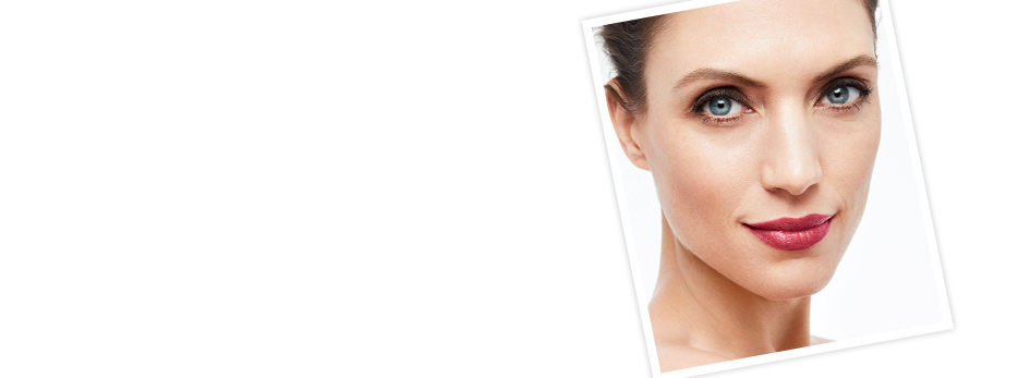 Sigue el paso a paso de este tutorial de maquillaje para el look Besos frambuesa de Mary Kay, un look creado por maquilladores profesionales
