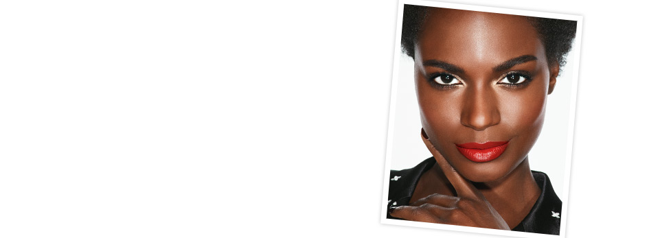 Descubre el paso a paso del tutorial del look Labios que cautivan, un look creado por maquilladores profesionales para Mary Kay