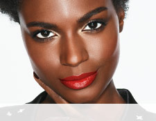 Tutorial de maquillaje del look Labios que cautivan, un look creado por maquilladores profesionales para Mary Kay