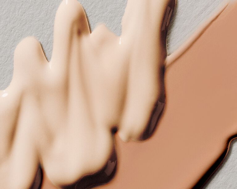 Base de maquillaje y corrector