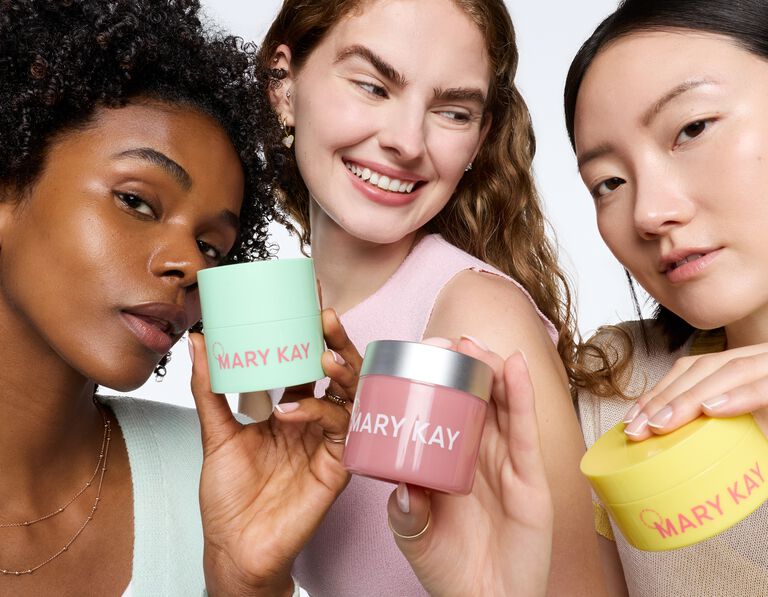 Chicas con los nuevos productos K-Beauty Mary Kay