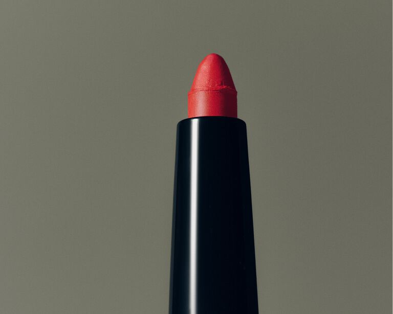 Delineador de labios rojo